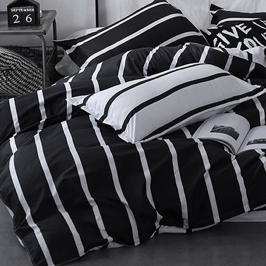 Black & White Stripe Bedding Set: image 2
