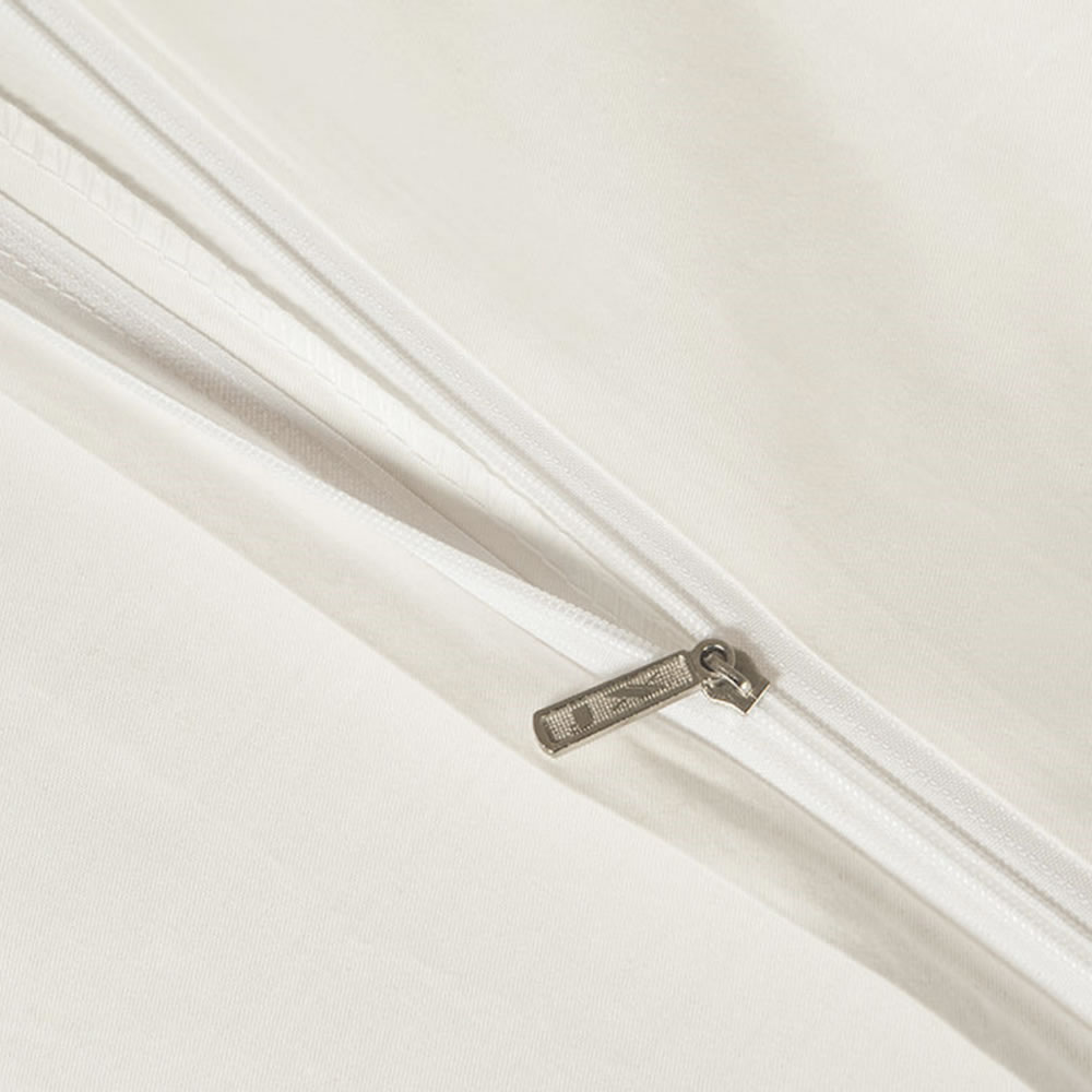 Luxury Bedding Set: image 4