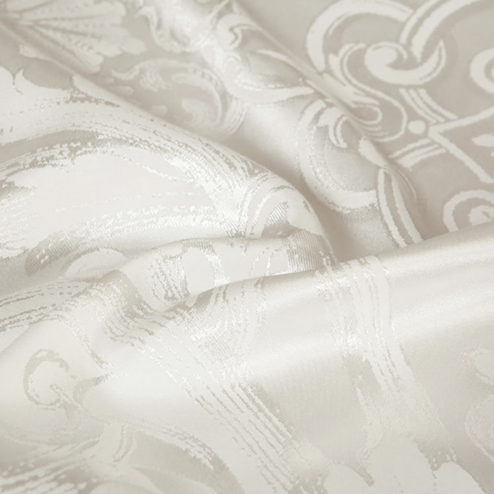 Luxury Bedding Set: image 6