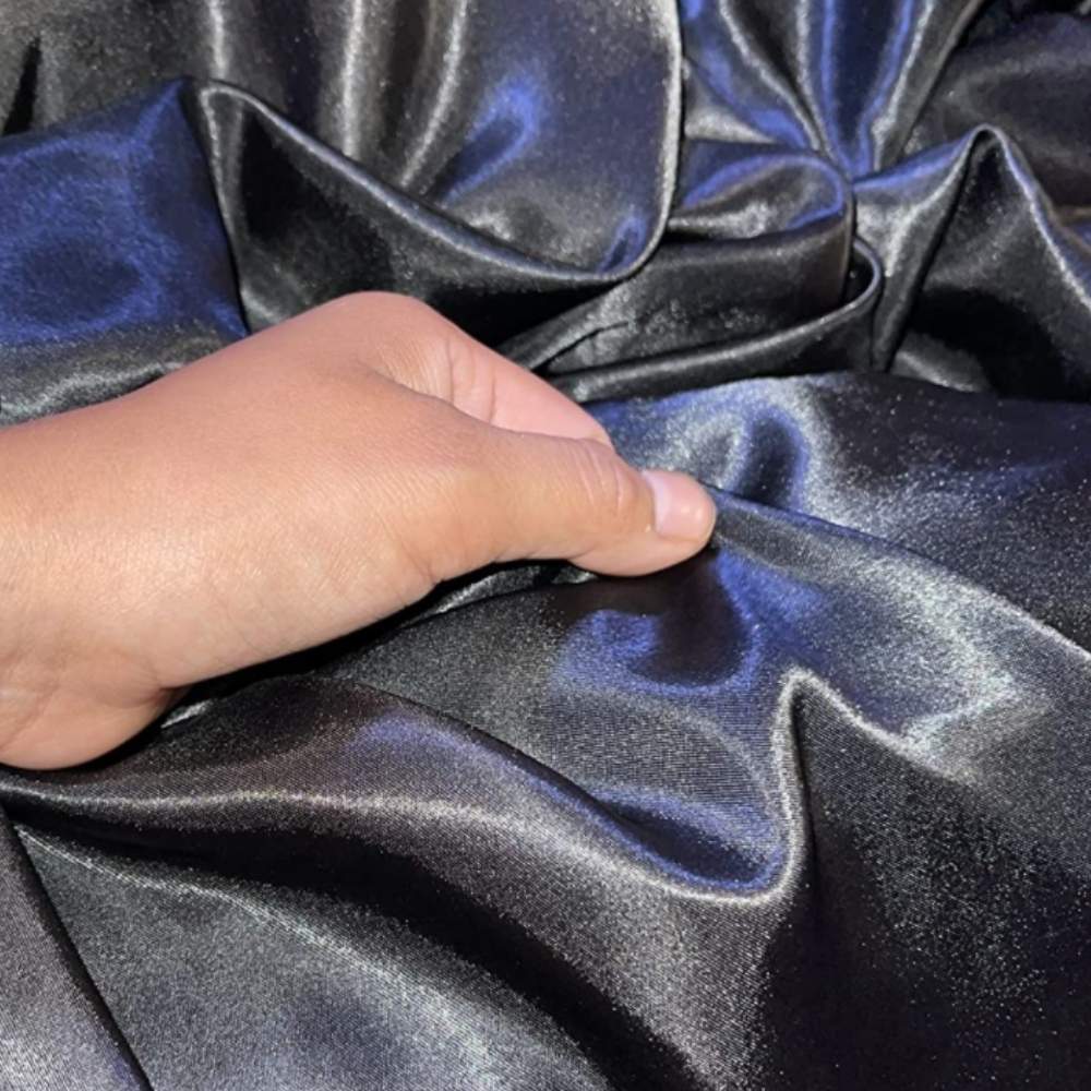 Satin Silk Bedding Set: image 2